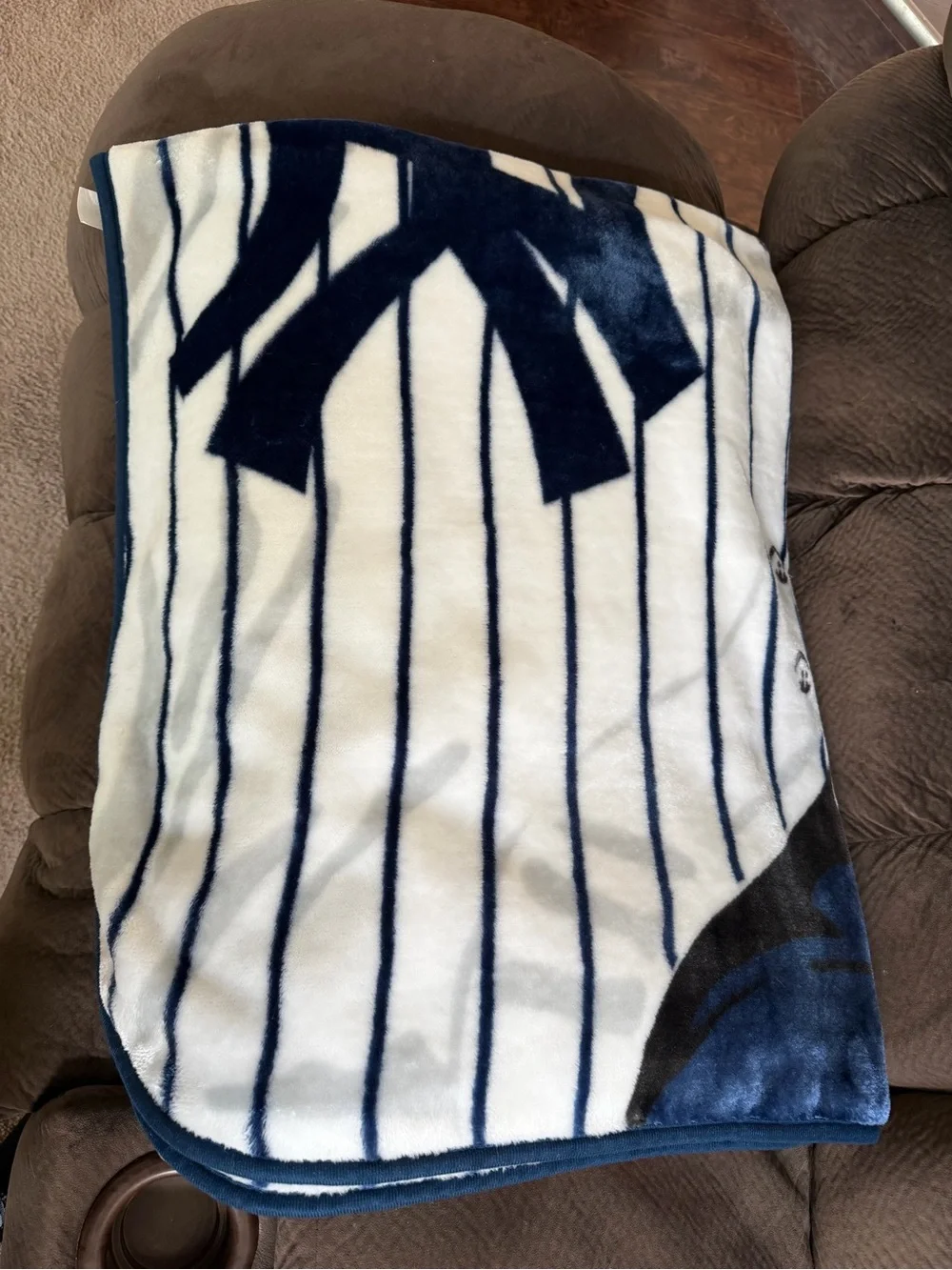 New York Yankees Navy & White Pinstripe Throw Blanket NWOT